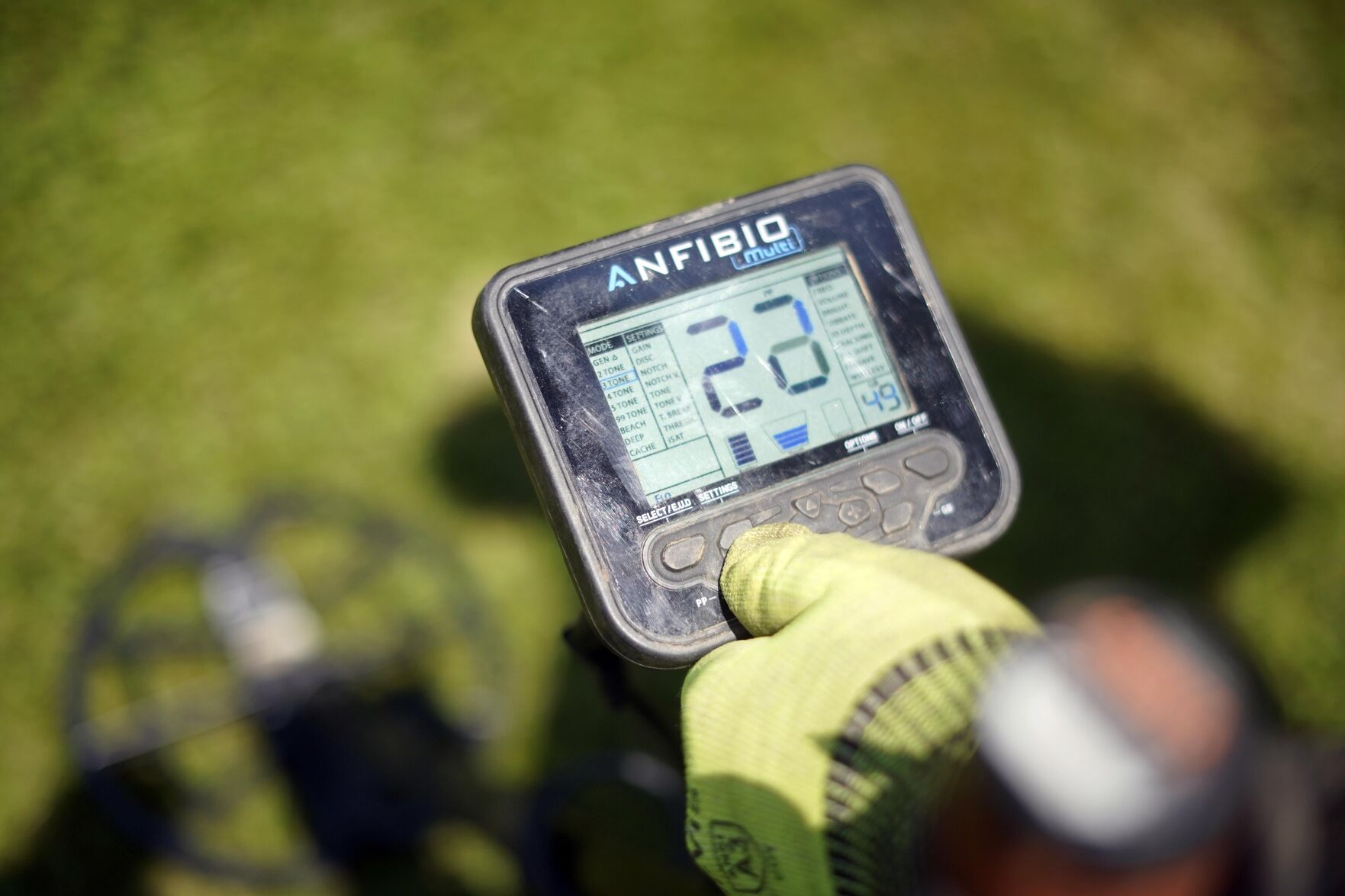 Calibrating a metal detector